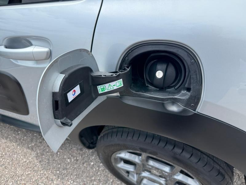 Used CITROEN C4 Cactus PureTech 110 Shine S&S 2017 Gris Aluminium (M) € 8990 in Lesménils