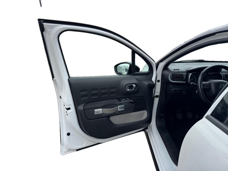 Occasion CITROEN C3 PureTech 82ch Shine 2018 Almond Green - Blanc Opale 8490 € à Lesménils