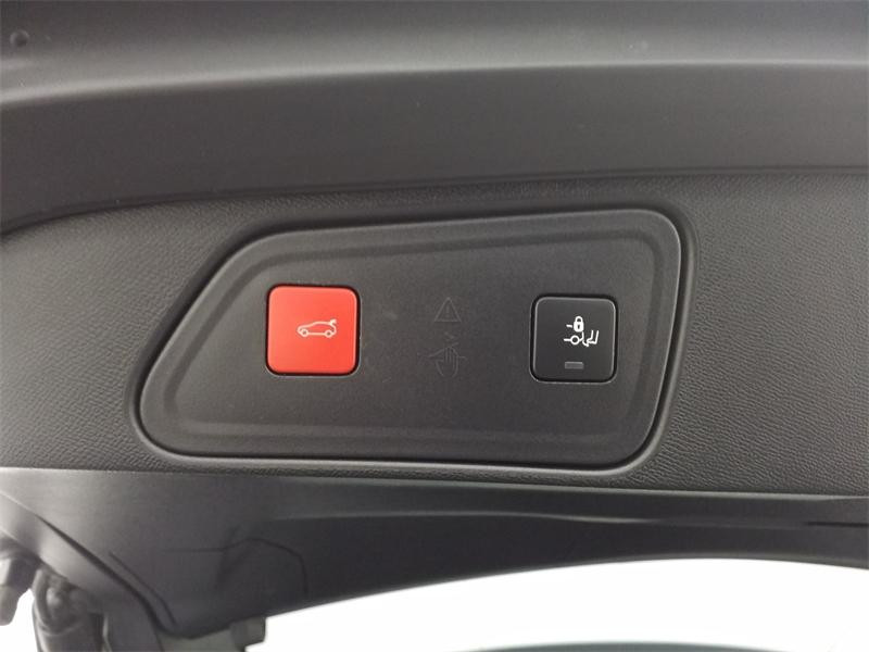 Used PEUGEOT 3008 1.2 PureTech 130ch S&S Allure Pack EAT8 2020 Gris Artense (M) € 17450 in Lesménils