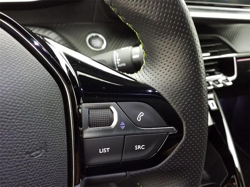 Occasion PEUGEOT 208 1.2 PureTech 100ch S&S GT 2024 Jaune 17690 € à Lesménils