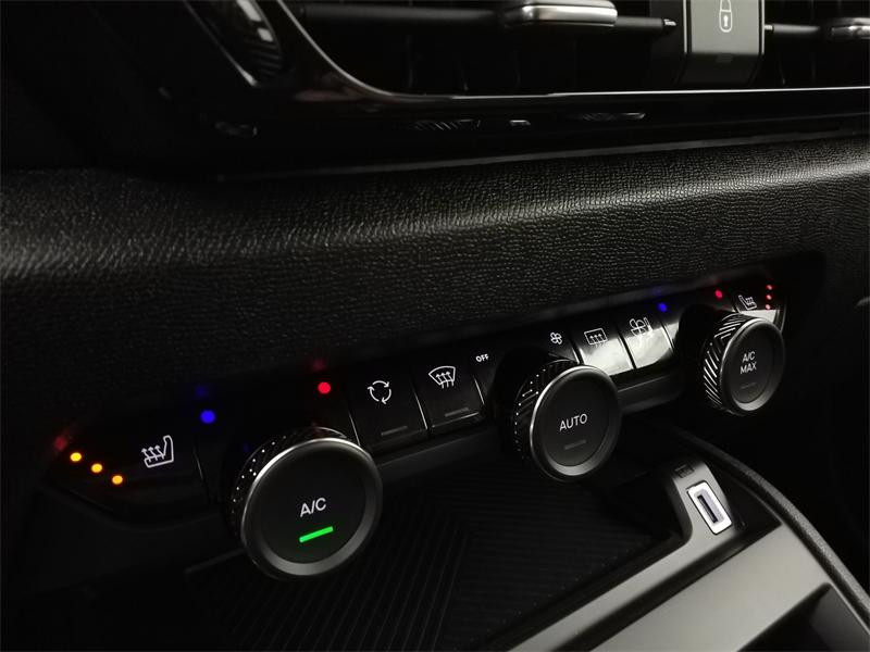 Occasion CITROEN C4 1.2 PureTech 130ch S&S PLUS 2024 Gris Platinium (M) - Toit Noir Perla 16940 € à Lesménils