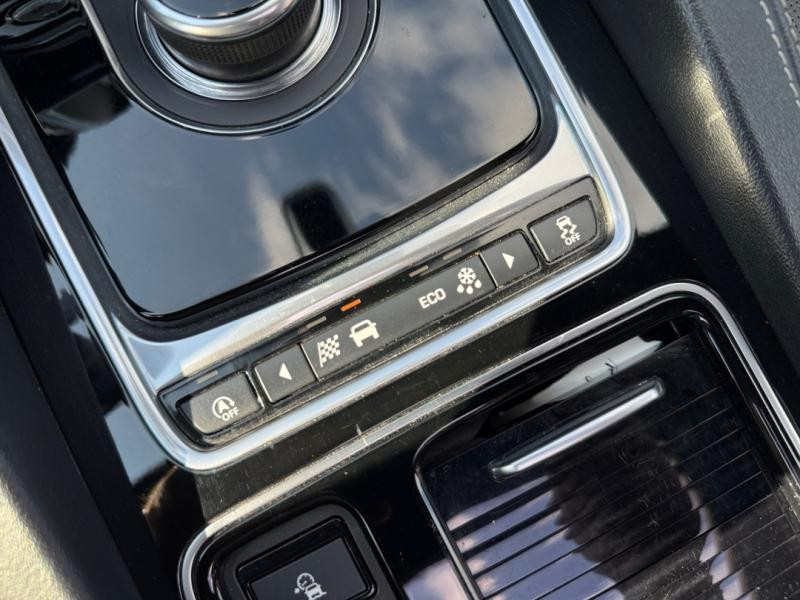Occasion JAGUAR F-Pace 2.0D 240ch R-Sport AWD BVA8 2018 Santorini Black 27490 € à Lesménils