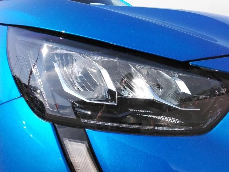 Occasion PEUGEOT 208 1.2 PureTech 100ch S&S Allure 2021 Bleu Vertigo 11990 € à Lesménils