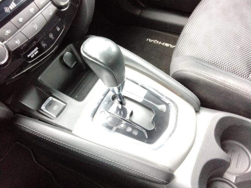 Used NISSAN Qashqai 1.2L DIG-T 115ch Business Edition Xtronic 2017 Blanc Arctique € 11490 in Lesménils