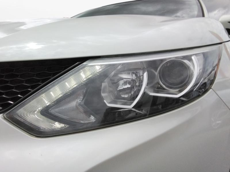 Used NISSAN Qashqai 1.2L DIG-T 115ch Business Edition Xtronic 2017 Blanc Arctique € 11490 in Lesménils