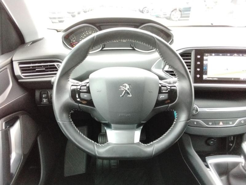 Used PEUGEOT 308 1.2 Puretech 110ch Style S&S 5p 2016 Noir Perla Nera € 8990 in Lesménils