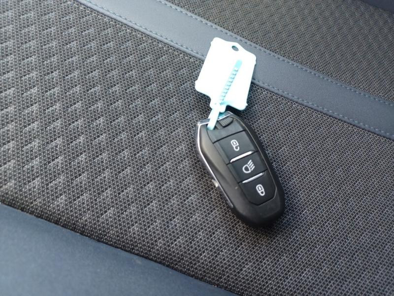 Used PEUGEOT 2008 1.2 PureTech 100ch S&S Allure 5cv 2020 Gris Artense (M) € 13590 in Lesménils