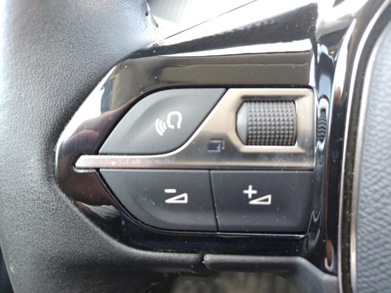Used PEUGEOT 2008 1.2 PureTech 100ch S&S Allure 5cv 2020 Gris Artense (M) € 13590 in Lesménils