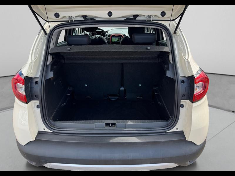 Occasion RENAULT Captur 1.2 TCe 120ch Stop&Start energy Wave Euro6 2016 2016 Blanc nacré / Toit Noir Etoilé 10990 € à Lesménils