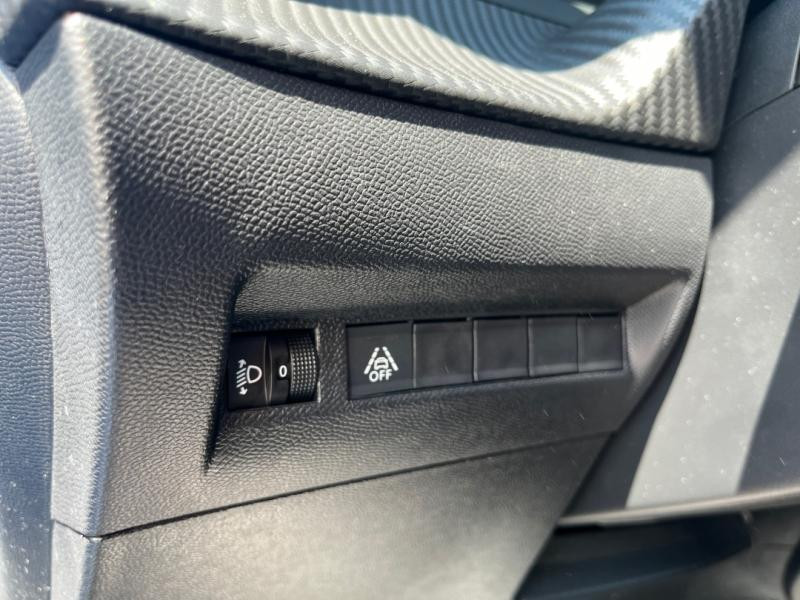 Occasion PEUGEOT 208 1.2 PureTech 100ch S&S Allure EAT8 2024 Bleu Vertigo (V) 15990 € à Lesménils
