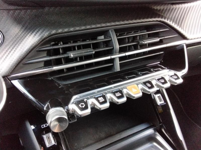 Occasion PEUGEOT 208 1.2 PureTech 130ch S&S GT EAT8 2024 Jaune 17990 € à Lesménils
