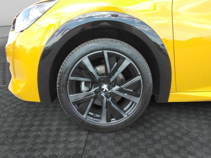 Occasion PEUGEOT 208 1.2 PureTech 130ch S&S GT EAT8 2024 Jaune 17990 € à Lesménils