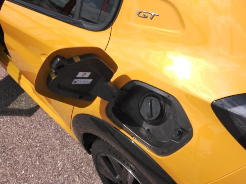 Occasion PEUGEOT 208 1.2 PureTech 130ch S&S GT EAT8 2024 Jaune 17990 € à Lesménils