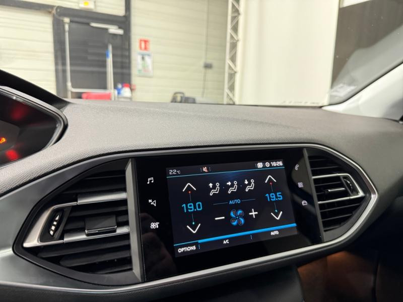 Occasion PEUGEOT 308 1.2 PureTech 130ch S&S Allure 2020 Bleu Vertigo 12740 € à Lesménils