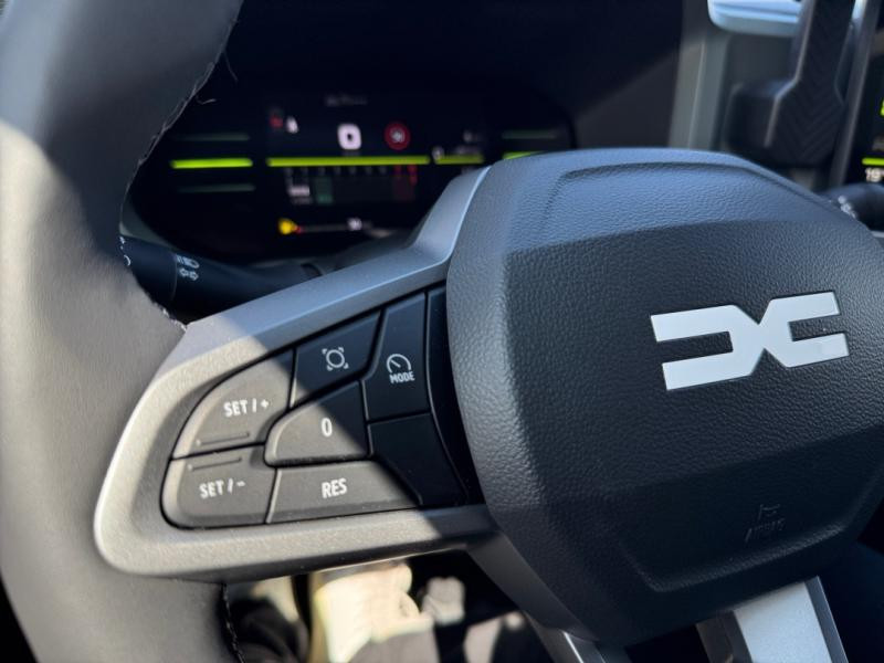 Occasion DACIA Duster 1.2 TCe mild hybrid 130ch Extreme 2025 Vert Cèdre métallisé 25490 € à Lesménils