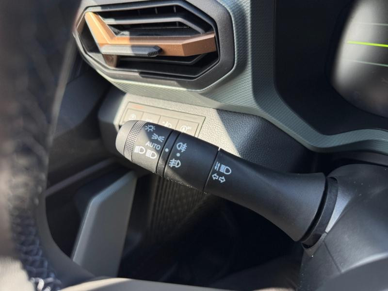 Occasion DACIA Duster 1.2 TCe mild hybrid 130ch Extreme 2025 Vert Cèdre métallisé 25490 € à Lesménils