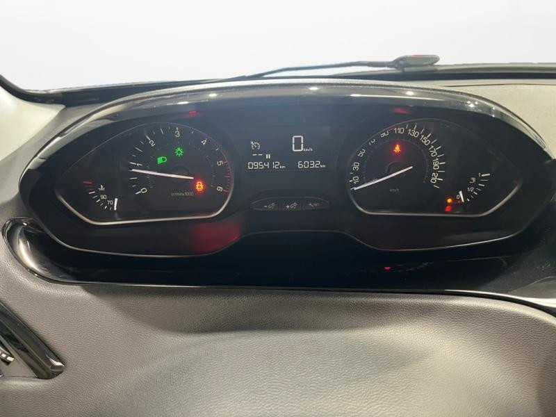 Occasion PEUGEOT 208 1.5 BlueHDi 100ch E6.c Signature BVM5 86g 5p 2019 Gris Platinium 9990 € à Lesménils