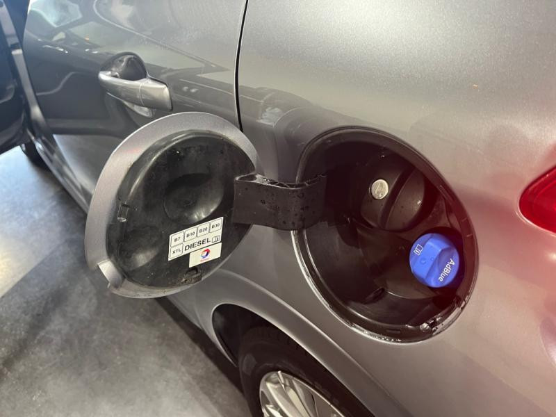 Occasion PEUGEOT 208 1.5 BlueHDi 100ch E6.c Signature BVM5 86g 5p 2019 Gris Platinium 9990 € à Lesménils