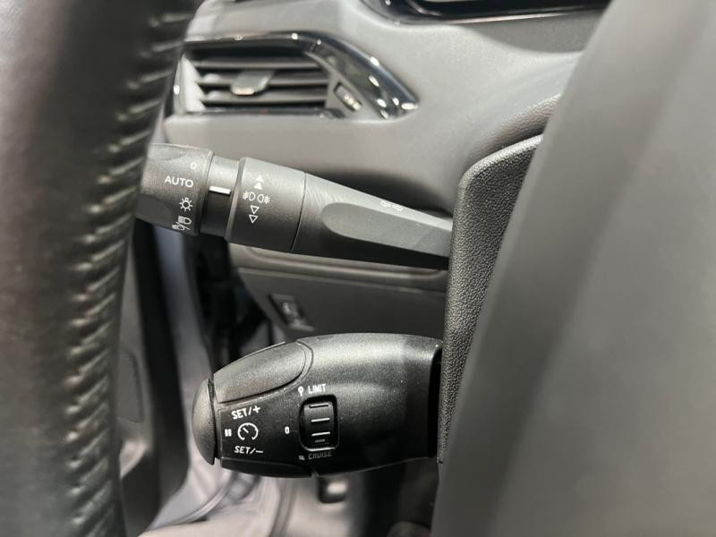 Occasion PEUGEOT 208 1.5 BlueHDi 100ch E6.c Signature BVM5 86g 5p 2019 Gris Platinium 9990 € à Lesménils