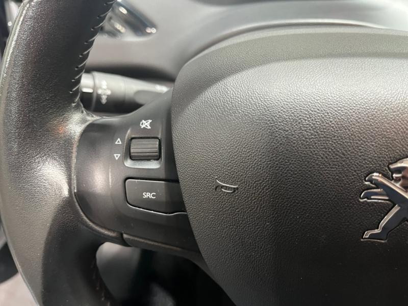 Occasion PEUGEOT 208 1.5 BlueHDi 100ch E6.c Signature BVM5 86g 5p 2019 Gris Platinium 9990 € à Lesménils