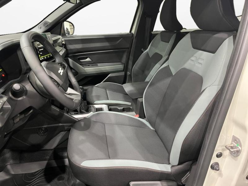 Used DACIA Duster 1.2 TCe mild hybrid 130ch Extreme 2025 Sandstone € 25490 in Lesménils