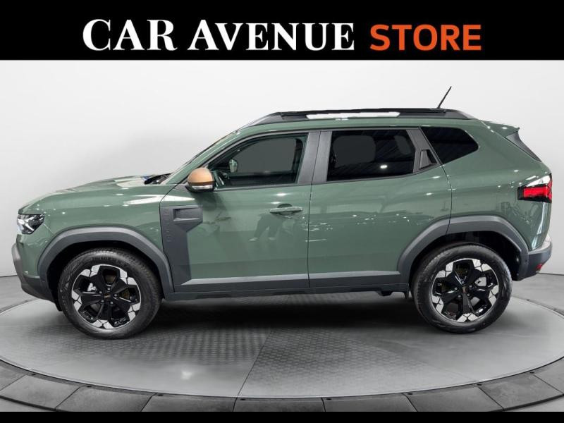 Used DACIA Duster 1.2 TCe mild hybrid 130ch Extreme 2025 Vert Cèdre métallisé € 25490 in Lesménils