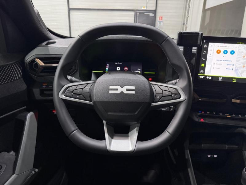 Used DACIA Duster 1.2 TCe mild hybrid 130ch Extreme 2025 Vert Cèdre métallisé € 25490 in Lesménils