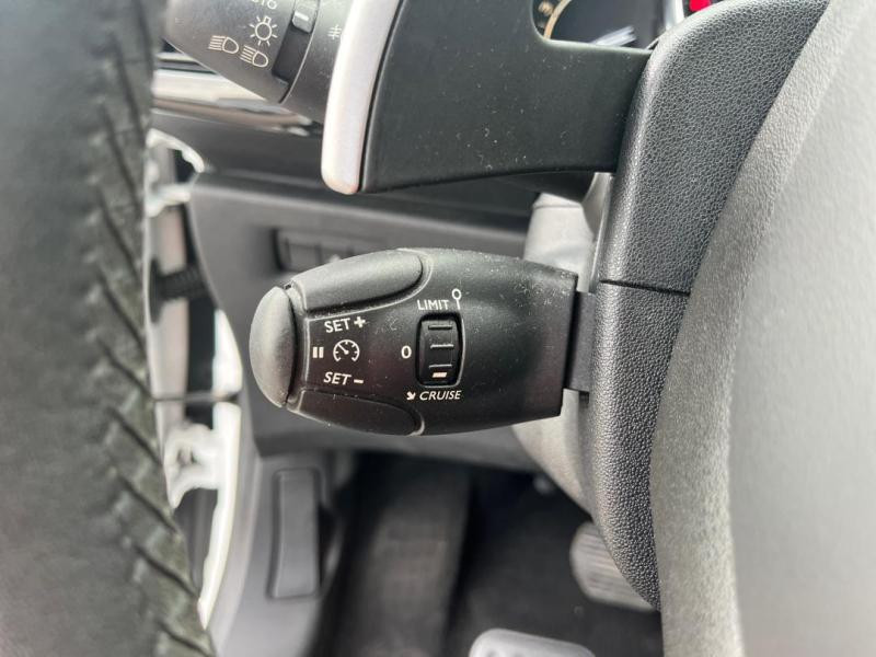 Used CITROEN DS3 Cabrio 1.6 e-HDi90 Airdream So Chic BMP6 2013 Blanc Banquise € 7990 in Lesménils