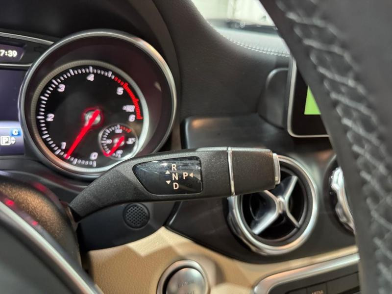 Used MERCEDES-BENZ GLA 220 d Fascination 4Matic 7G-DCT 2017 Bleu des mers du sud € 22990 in Lesménils