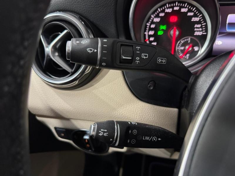 Used MERCEDES-BENZ GLA 220 d Fascination 4Matic 7G-DCT 2017 Bleu des mers du sud € 22990 in Lesménils