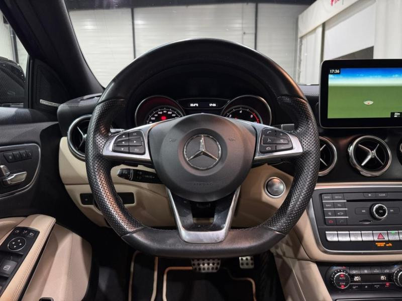 Used MERCEDES-BENZ GLA 220 d Fascination 4Matic 7G-DCT 2017 Bleu des mers du sud € 22990 in Lesménils