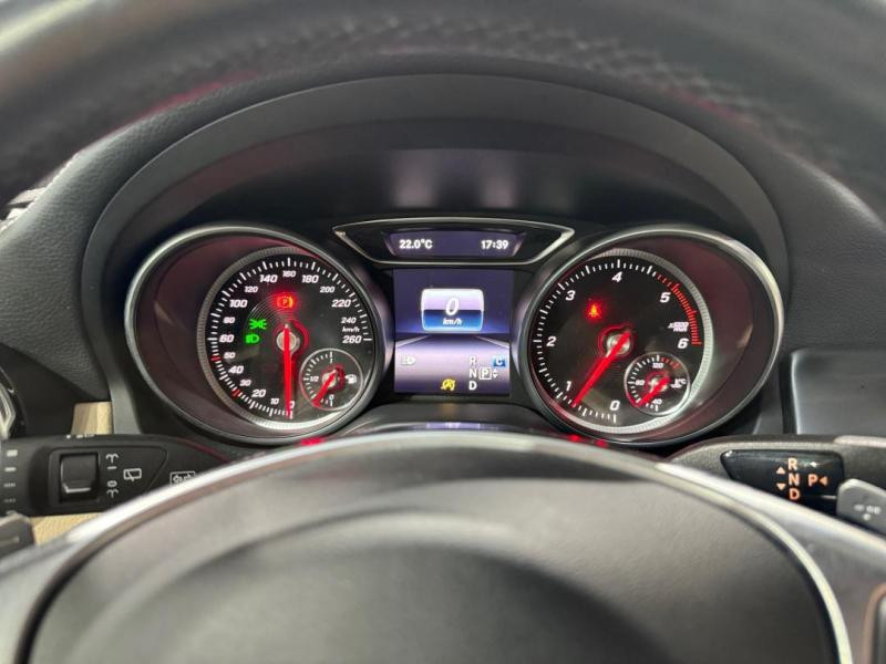 Used MERCEDES-BENZ GLA 220 d Fascination 4Matic 7G-DCT 2017 Bleu des mers du sud € 22990 in Lesménils