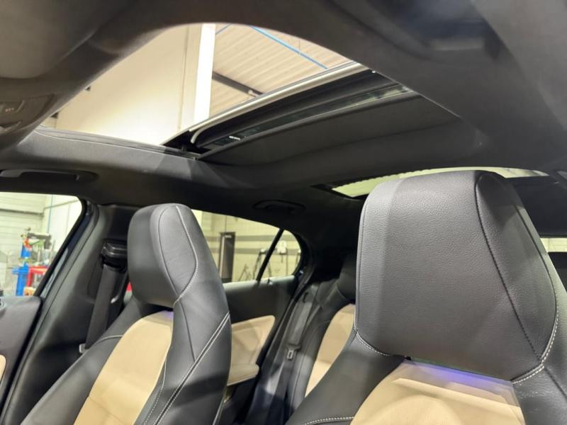 Used MERCEDES-BENZ GLA 220 d Fascination 4Matic 7G-DCT 2017 Bleu des mers du sud € 22990 in Lesménils