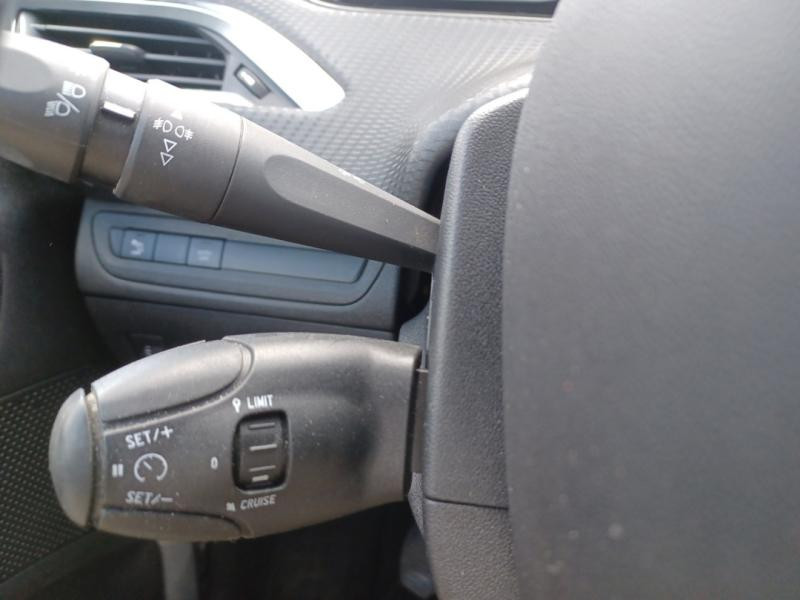 Occasion PEUGEOT 2008 1.2 PureTech 82ch E6.c Allure 2019 Gris Artense 8990 € à Lesménils