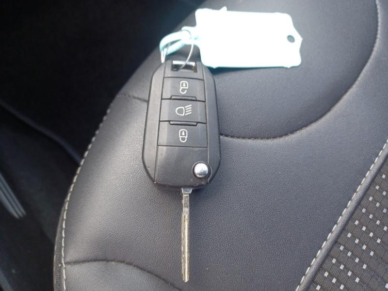 Occasion PEUGEOT 2008 1.2 PureTech 82ch E6.c Allure 2019 Gris Artense 8990 € à Lesménils