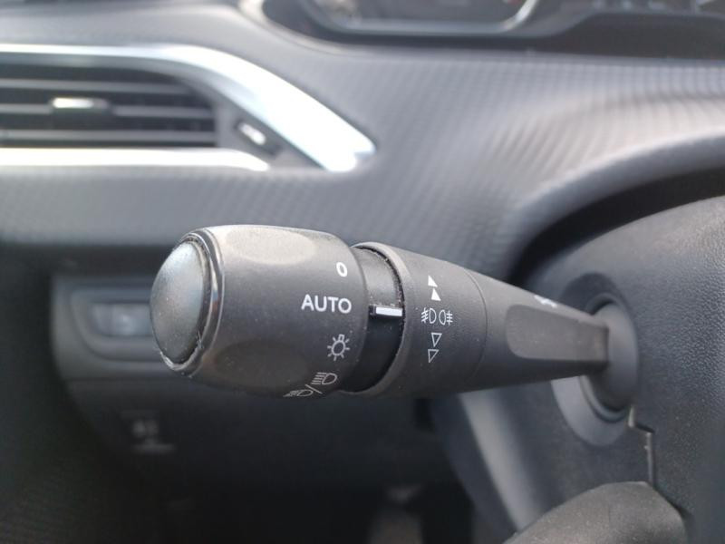 Occasion PEUGEOT 2008 1.2 PureTech 82ch E6.c Allure 2019 Gris Artense 8990 € à Lesménils