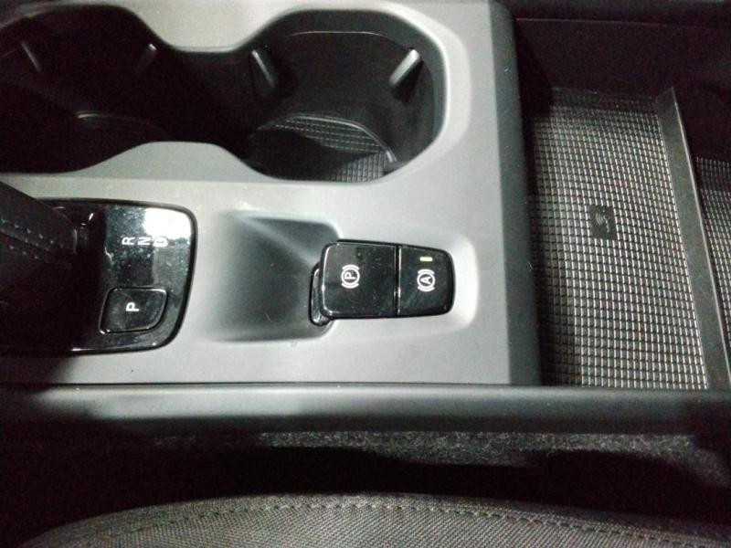 Occasion VOLVO XC40 T4 Recharge 129 + 82ch Business DCT 7 2021 Bleu Denim 27990 € à Lesménils