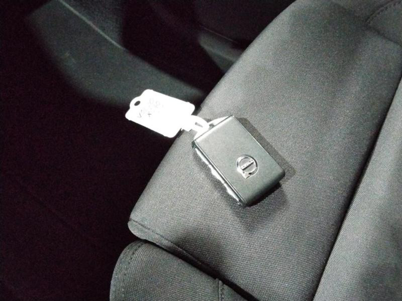 Occasion VOLVO XC40 T4 Recharge 129 + 82ch Business DCT 7 2021 Bleu Denim 27990 € à Lesménils