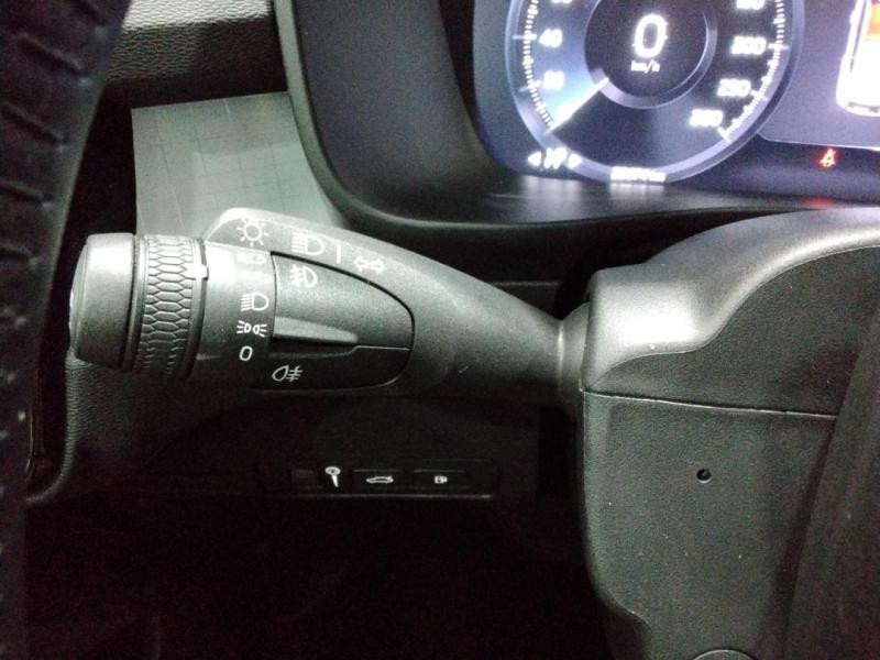Occasion VOLVO XC40 T4 Recharge 129 + 82ch Business DCT 7 2021 Bleu Denim 27990 € à Lesménils