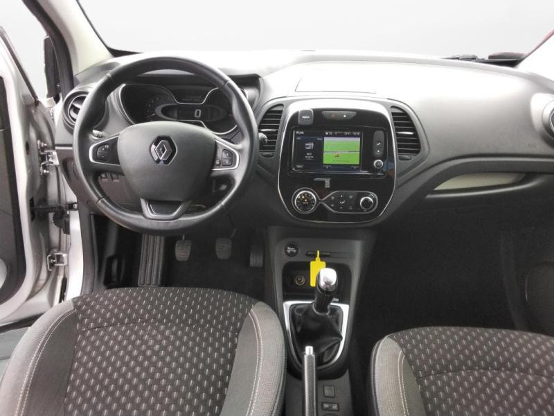 Used RENAULT Captur 0.9 TCe 90ch energy Intens 2017 Gris Cassiopée € 10689 in Lesménils