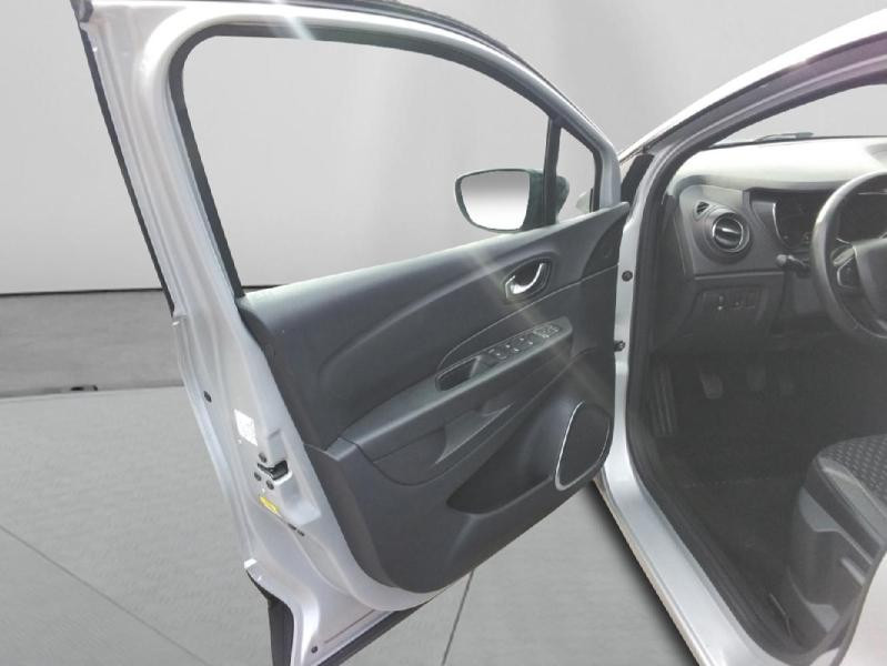 Used RENAULT Captur 0.9 TCe 90ch energy Intens 2017 Gris Cassiopée € 10689 in Lesménils