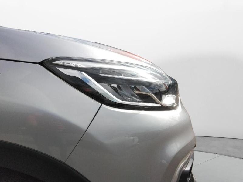 Used RENAULT Captur 0.9 TCe 90ch energy Intens 2017 Gris Cassiopée € 10689 in Lesménils