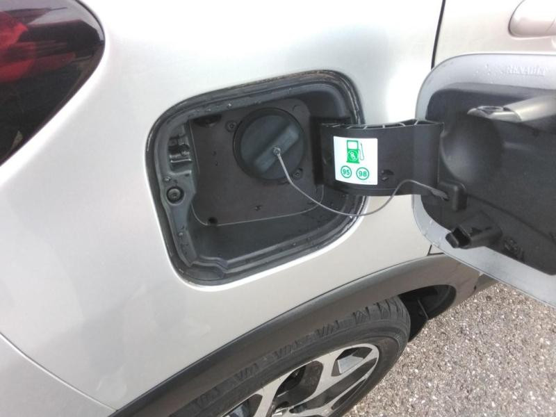 Used RENAULT Captur 0.9 TCe 90ch energy Intens 2017 Gris Cassiopée € 10689 in Lesménils