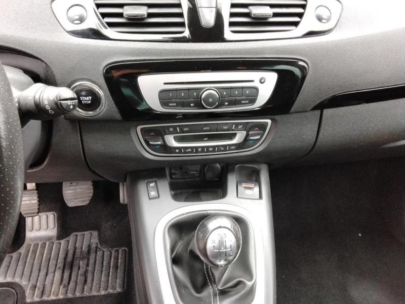 Used RENAULT Scenic 1.2 TCe 130ch energy Bose Euro6 2015 2016 Blanc € 9990 in Lesménils