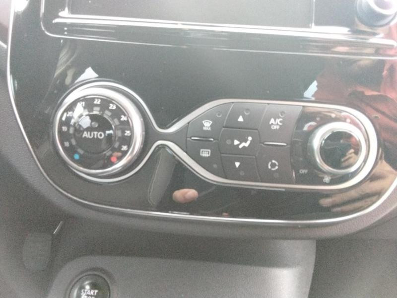 Used RENAULT Captur 0.9 TCe 90ch energy Intens 2017 Gris Cassiopée € 10689 in Lesménils