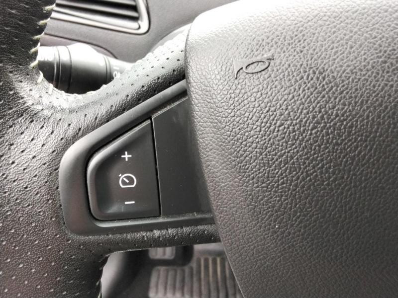 Used RENAULT Scenic 1.2 TCe 130ch energy Bose Euro6 2015 2016 Blanc € 9990 in Lesménils