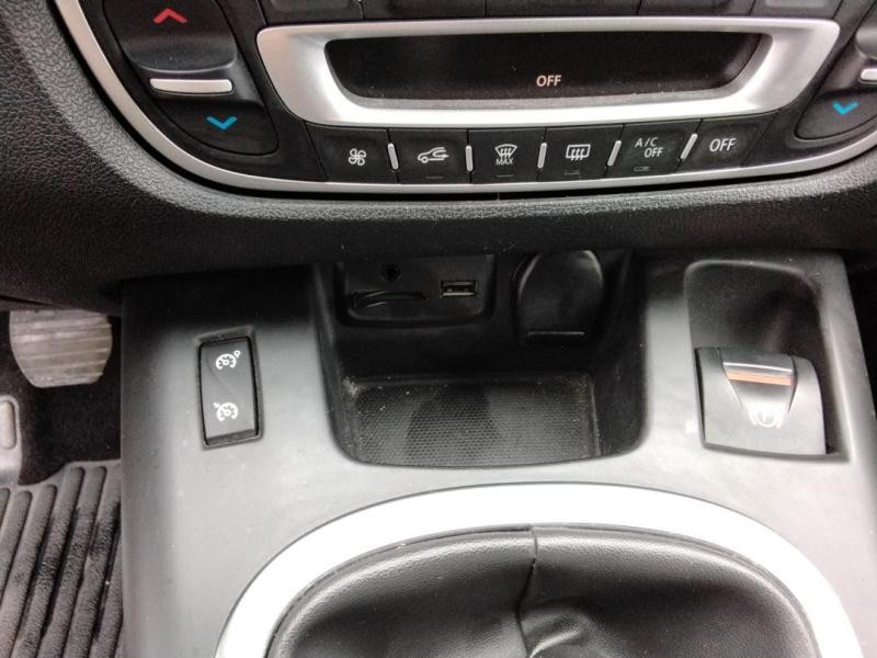 Used RENAULT Scenic 1.2 TCe 130ch energy Bose Euro6 2015 2016 Blanc € 9990 in Lesménils