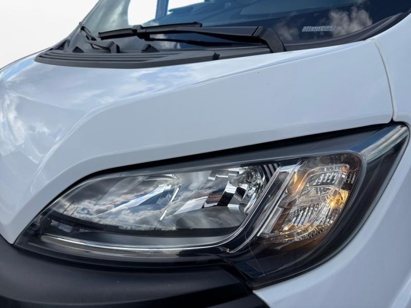 Used PEUGEOT Boxer Fg 333 L2H2 2.2 BlueHDi S&S 140ch Premium 2022 Blanc Icy € 21990 in Lesménils