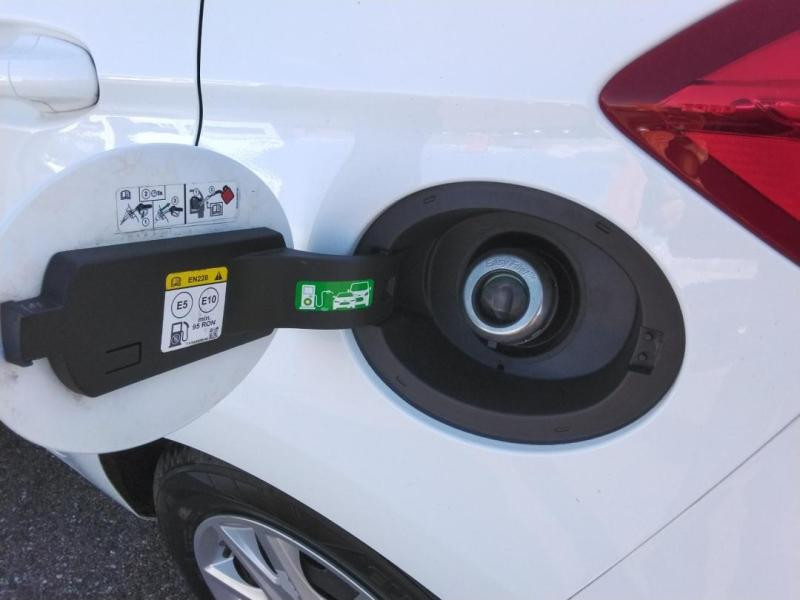 Used FORD Fiesta 1.0 EcoBoost 100ch Stop&Start Cool & Connect 5p Euro6.2 2020 Blanc € 10990 in Lesménils