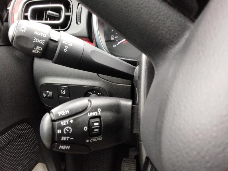 Used CITROEN C3 PureTech 82ch Shine S&S E6.d 2019 Noir Perla Nera - Rouge Aden € 9689 in Lesménils